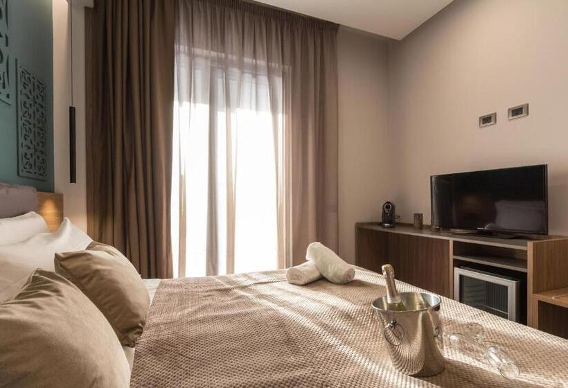 Номер Deluxe с Балконом, Giafra Luxury Rooms