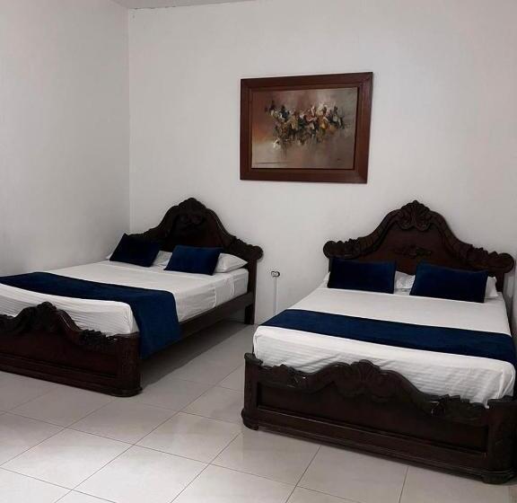 Семейный Номер, Curazao Hotel  Centro Histórico