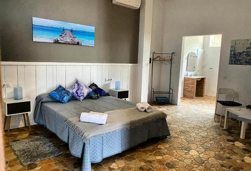 סטודיו סופריור, Devmani Hotel Rural