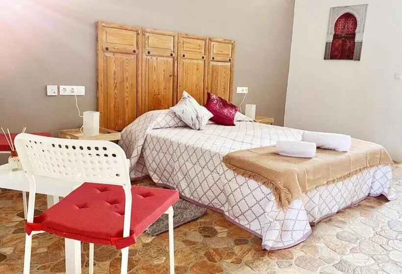 Standard Studio, Devmani Hotel Rural