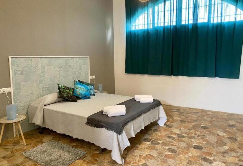 סטודיו משפחתי, Devmani Hotel Rural