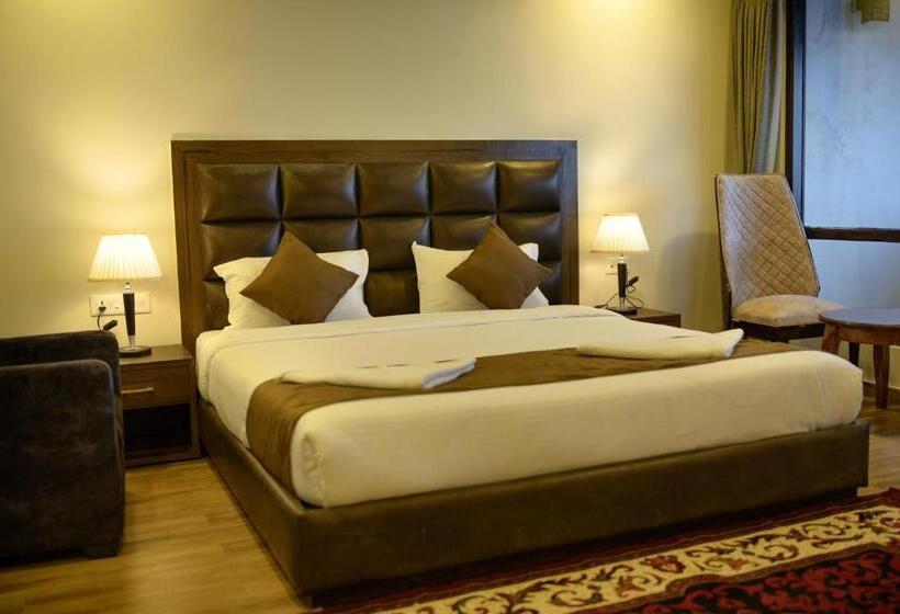 اتاق لوکس, Istana Resort & Spa