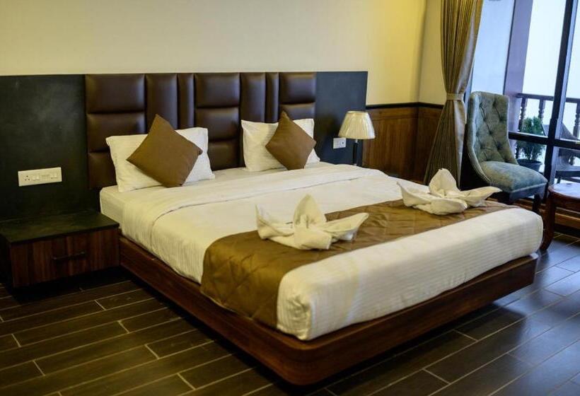 اتاق لوکس, Istana Resort & Spa