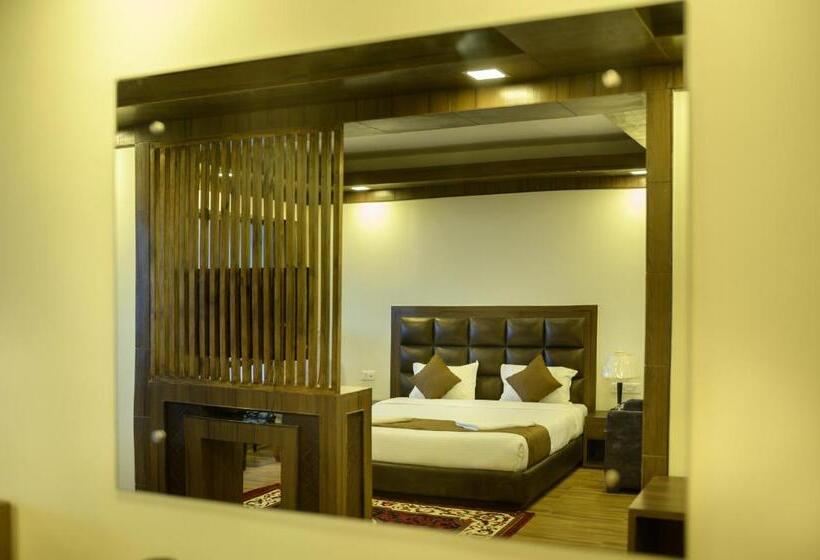 سوییت, Istana Resort & Spa