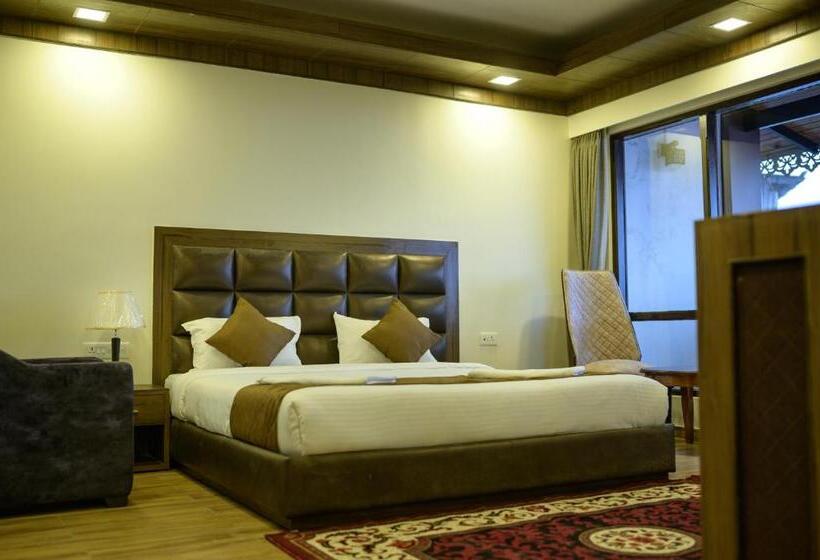 سوییت, Istana Resort & Spa