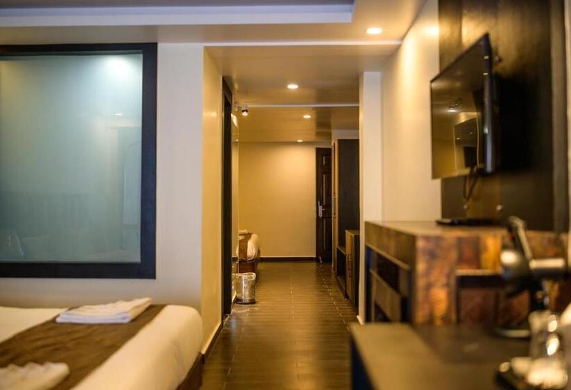 اتاق خانواده اجرایی, Istana Resort & Spa