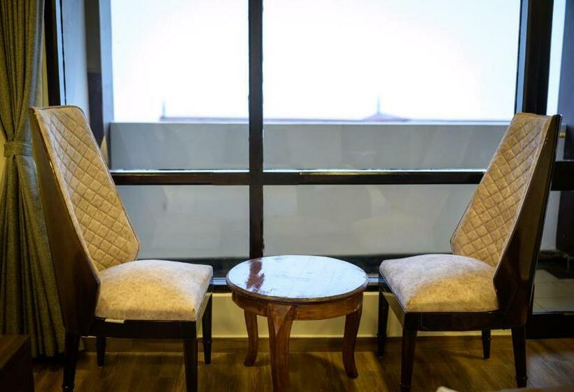 سوییت, Istana Resort & Spa