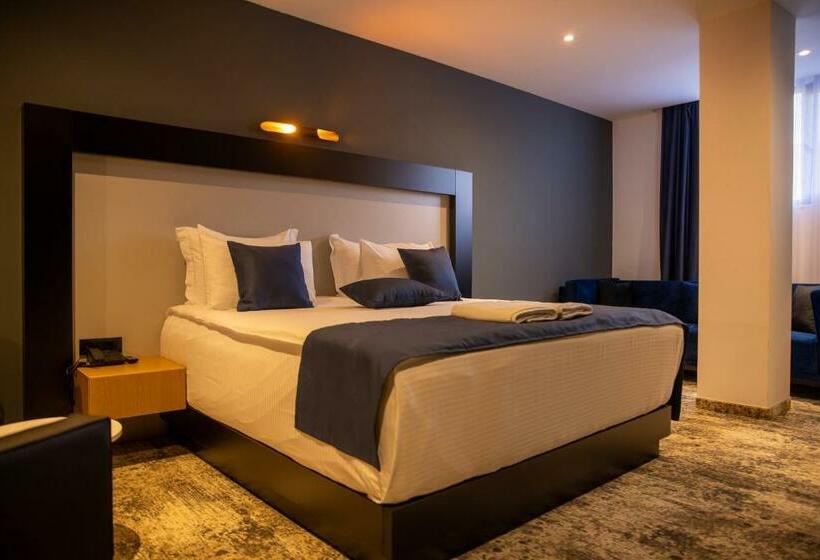 سوییت لوکس, Palace Hotel & Spa
