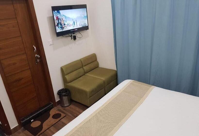 غرفة ديلوكس, The Paal