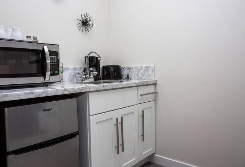 استودیوی استاندارد, Studio With Large Balcony  San Diego Gateway