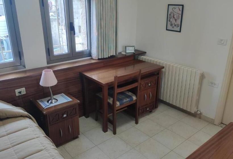 اتاق استاندارد یک نفره, Mary S House