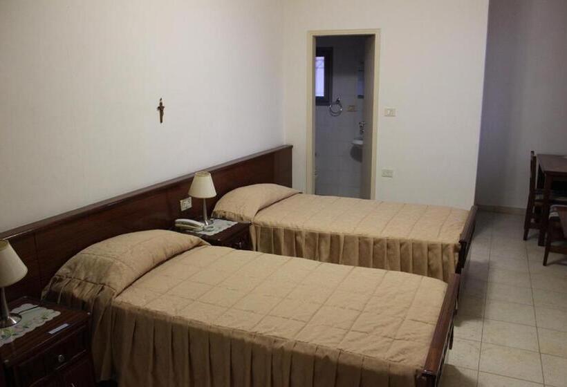 اتاق اکونومی, Mary S House