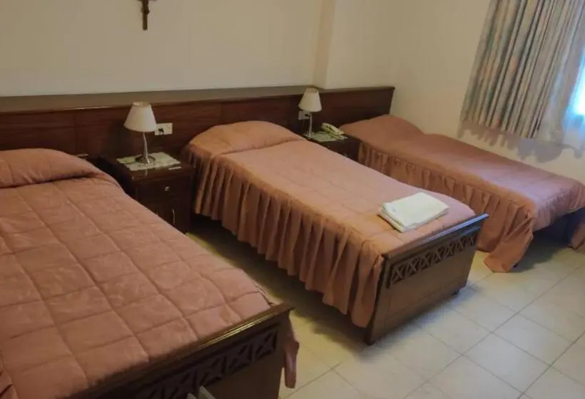 اتاق ساده سه‌ نفره, Mary S House