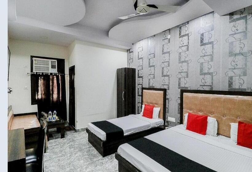 Deluxe Rum, Gsc International Hotel And Restaurant