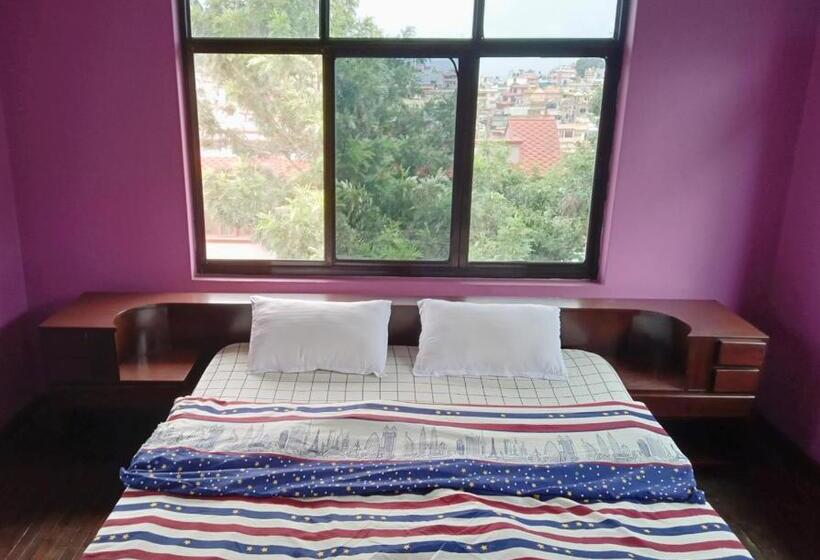 اتاق لوکس با بالکن, Monkey Bunky 3monkeys Backpacker S Hostel