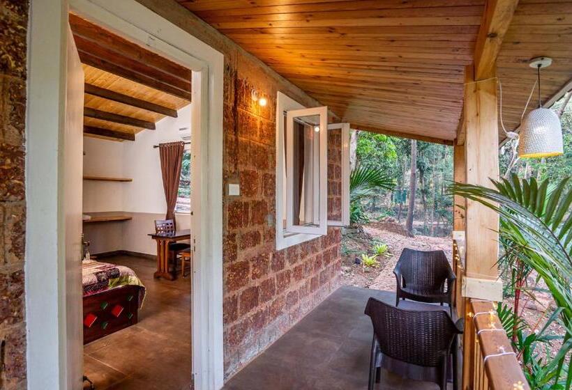 בקתה, Nirvana Hill Resort