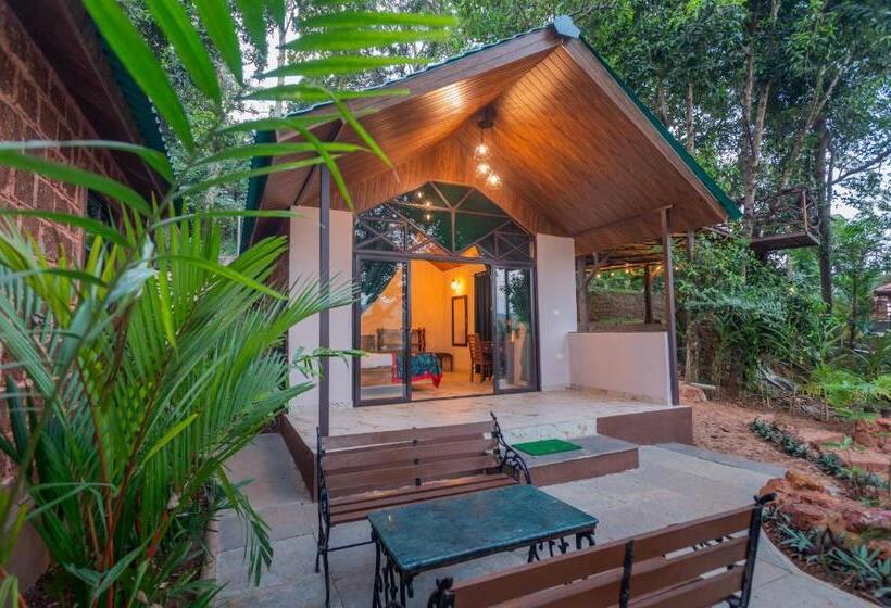 בקתת חדר, Nirvana Hill Resort