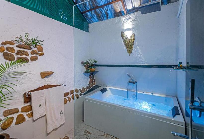 בקתת חדר, Nirvana Hill Resort