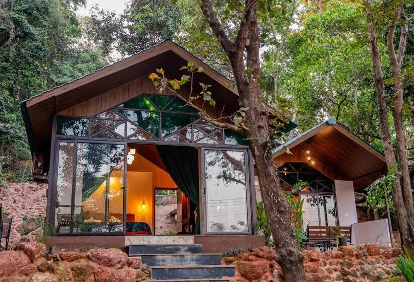 בקתת חדר, Nirvana Hill Resort