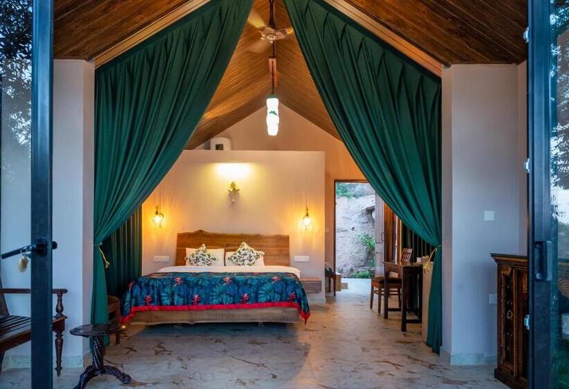 בקתת חדר, Nirvana Hill Resort