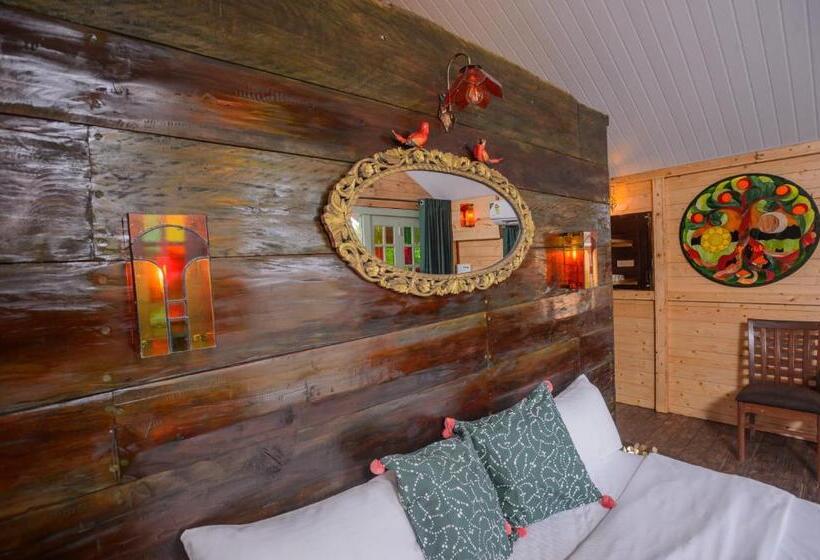 בקתת סופריור בת חדר 1, Nirvana Hill Resort