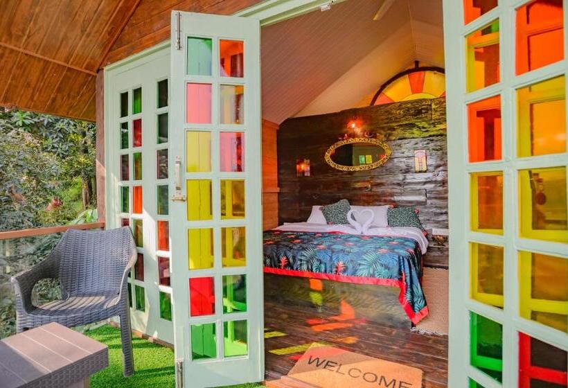 בקתת סופריור בת חדר 1, Nirvana Hill Resort