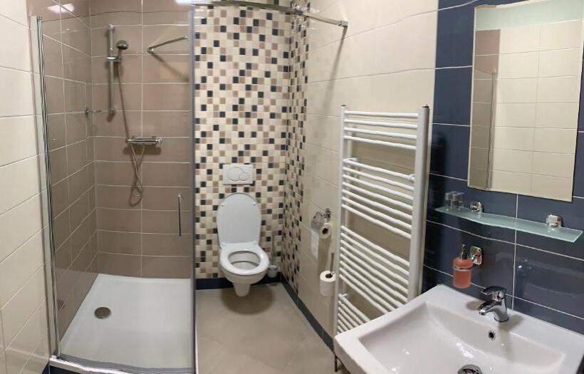Family Suite, Kamrovec