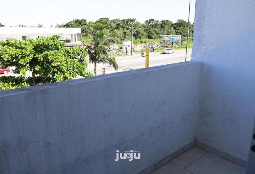 غرفة قياسية رباعية مزودة بشُرفة, Pousada Ju&ju à 400 Mts Da Praia