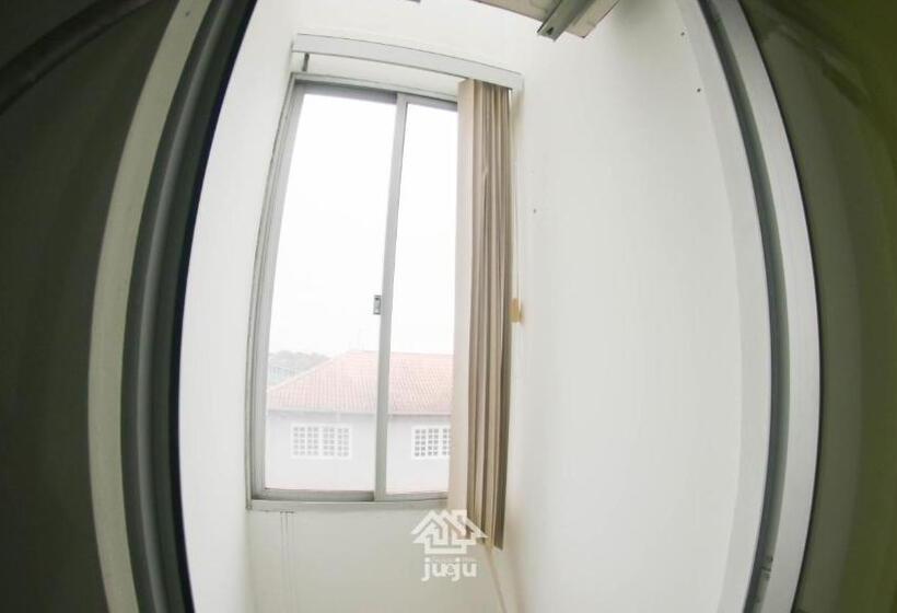 غرفة قياسية رباعية مزودة بشُرفة, Pousada Ju&ju à 400 Mts Da Praia