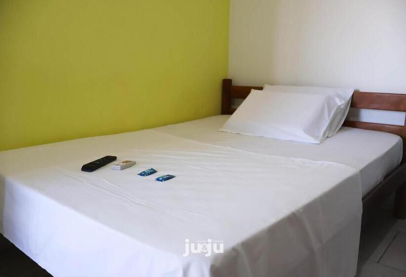 غرفة قياسية رباعية مزودة بشُرفة, Pousada Ju&ju à 400 Mts Da Praia