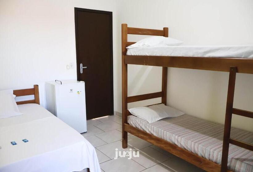 غرفة قياسية رباعية مزودة بشُرفة, Pousada Ju&ju à 400 Mts Da Praia