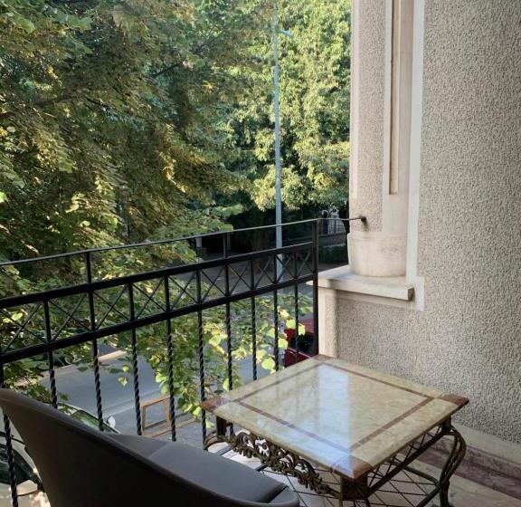 سوئیت با وان آب گرم, Relax And Pool Apartments Novi Sad