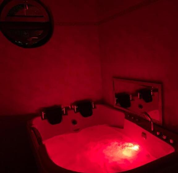 سوئیت با وان آب گرم, Relax And Pool Apartments Novi Sad