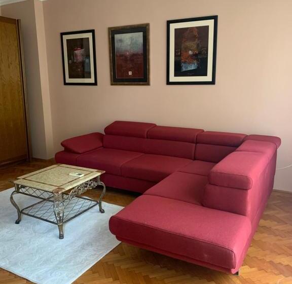 سوئیت با وان آب گرم, Relax And Pool Apartments Novi Sad