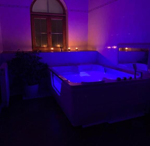 سوییت خانوادگی, Relax And Pool Apartments Novi Sad