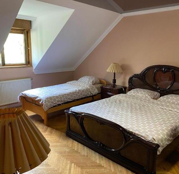 اتاق لوکس, Relax And Pool Apartments Novi Sad