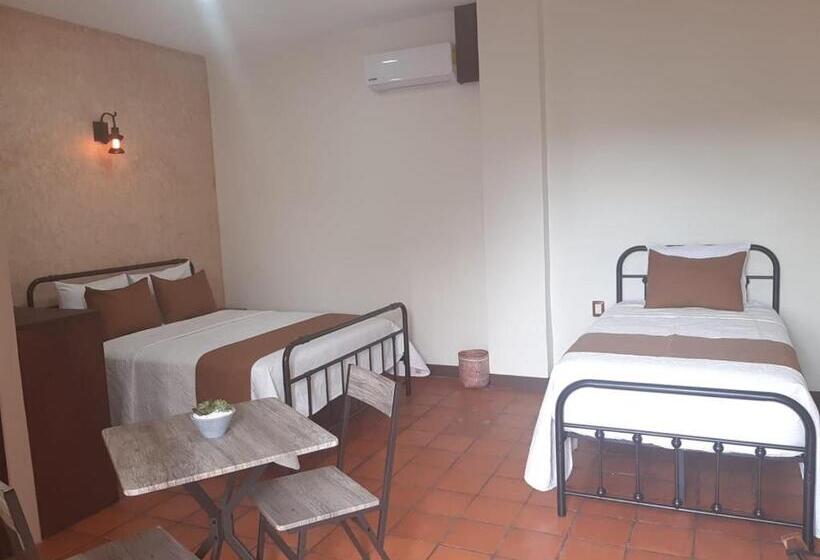 חדר קומפורט לשלושה, Casa De Las Flores Hotel Boutique