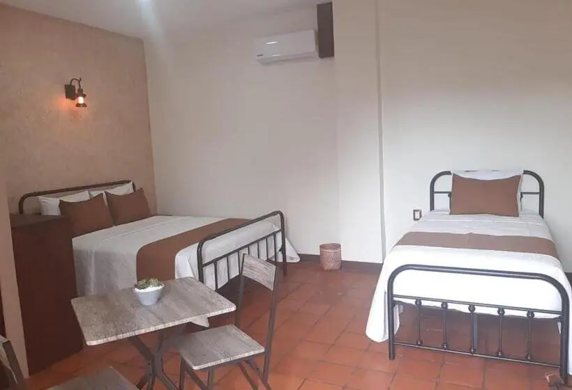 コンフォートトリプルルーム, Casa De Las Flores Hotel Boutique