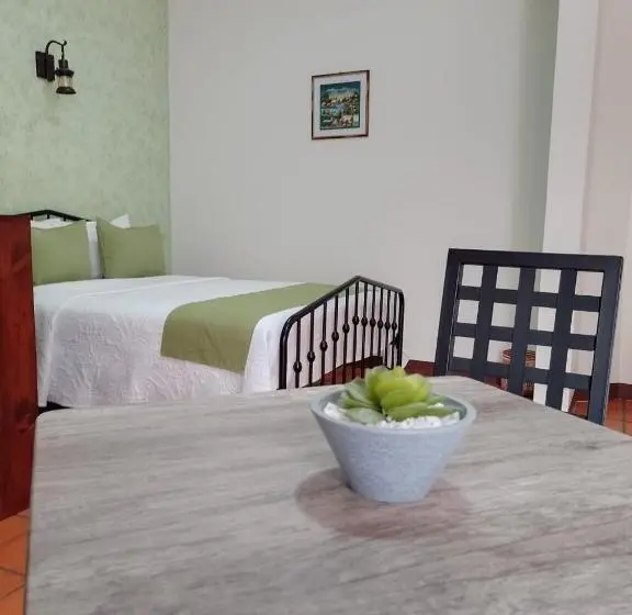 コンフォートトリプルルーム, Casa De Las Flores Hotel Boutique
