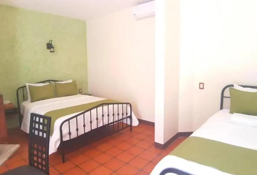 コンフォートトリプルルーム, Casa De Las Flores Hotel Boutique
