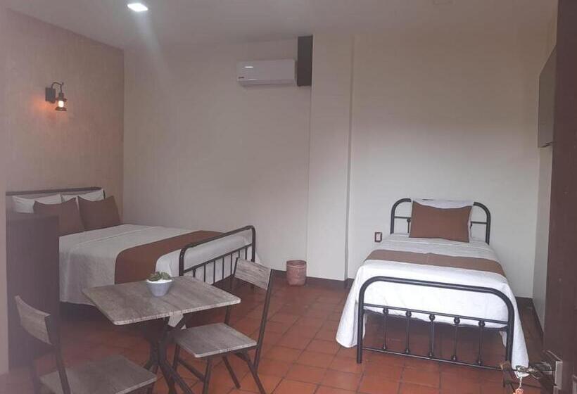 חדר קומפורט לשלושה, Casa De Las Flores Hotel Boutique