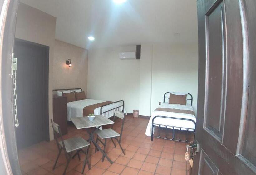 コンフォートトリプルルーム, Casa De Las Flores Hotel Boutique