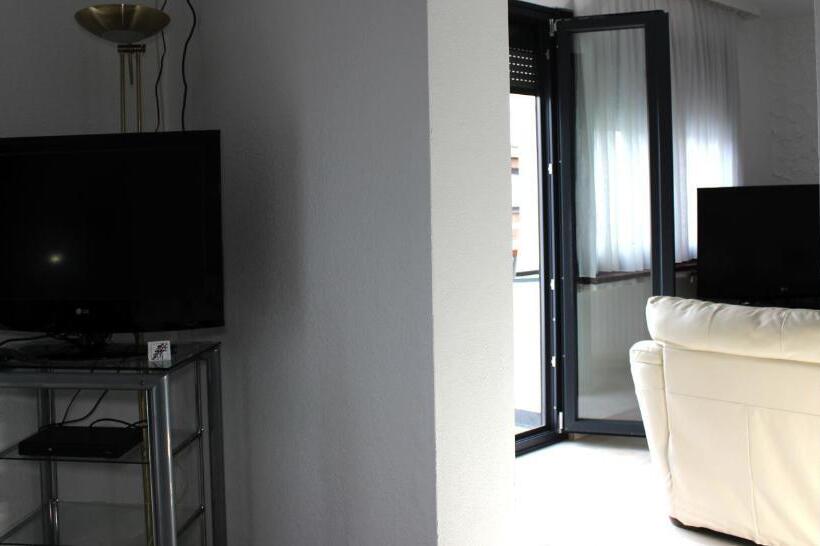 سوئیت با بالکن, Aalto