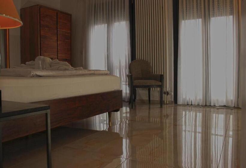 سوئیت با بالکن, Aalto