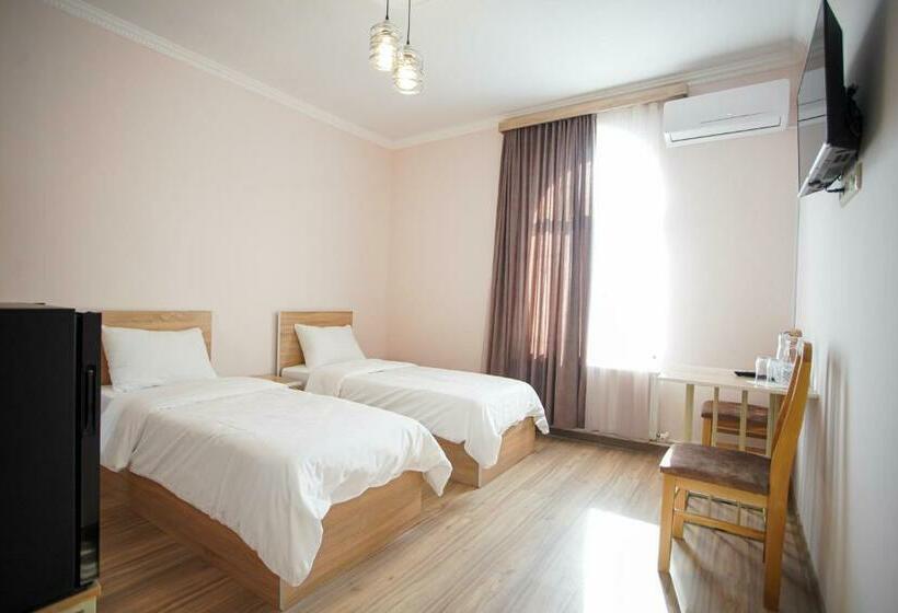 이코노미 싱글 룸, Decca