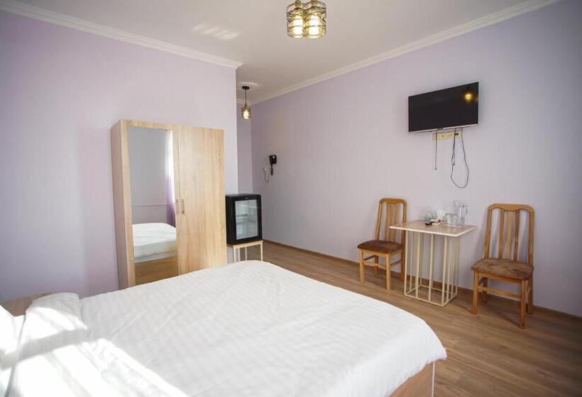 이코노미 룸, Decca