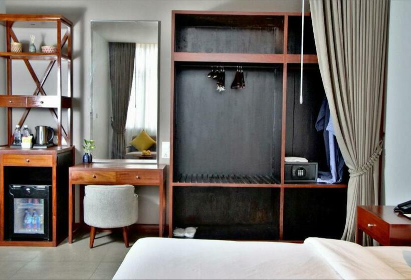 스탠다드 룸 킹사이즈 침대, Indra