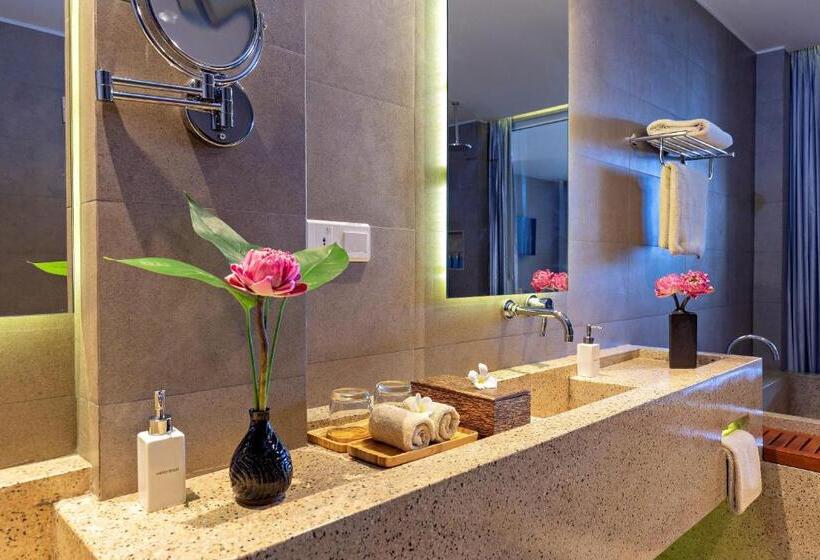 발코니가 있는 스위트, Indra