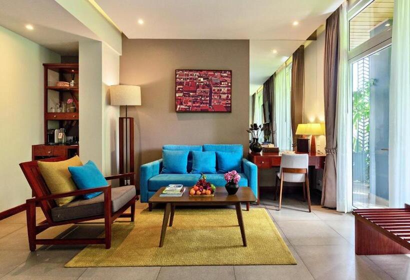 발코니가 있는 스위트, Indra