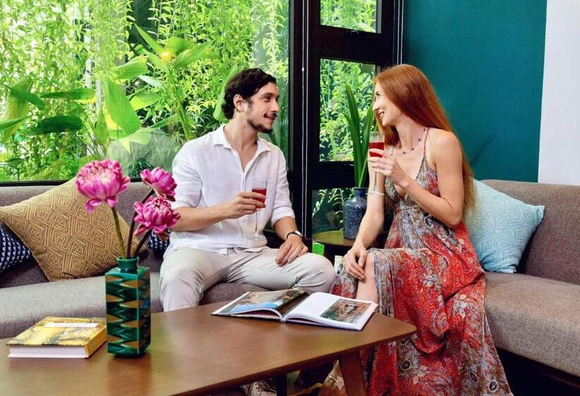 주니어 스위트 발코니, Indra